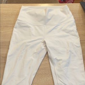 Lululemon wunder under size 6!